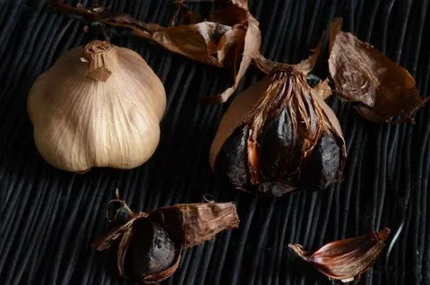 سیر سیاه پرورده ستاره دخت + درجه یک و با کیفیت